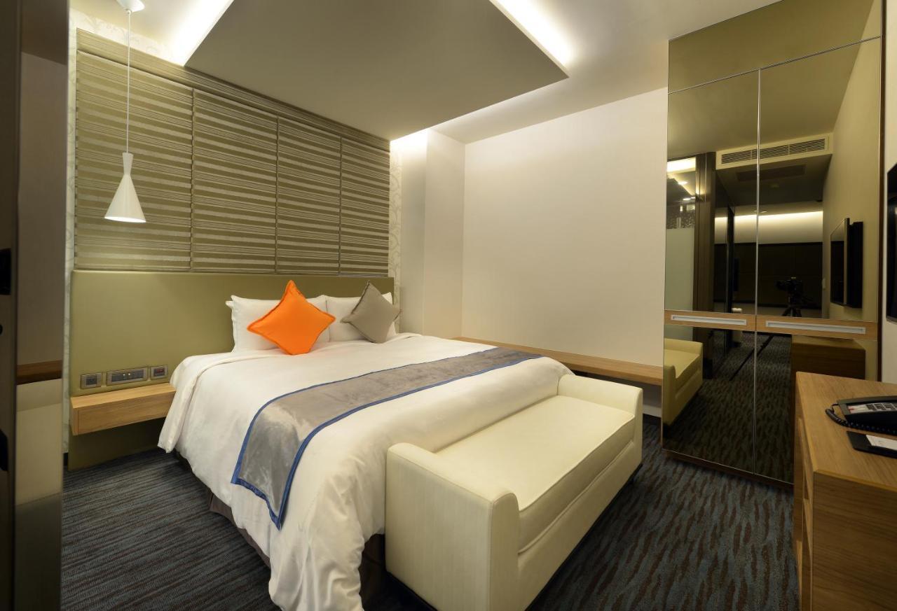 Golden Tulip Glory Fine Hotel Tainan Exterior foto