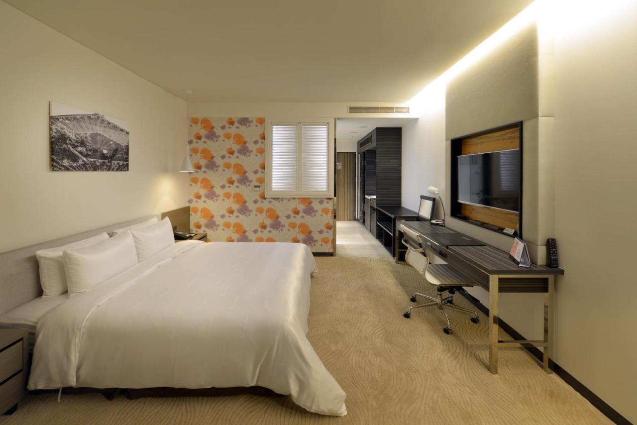 Golden Tulip Glory Fine Hotel Tainan Exterior foto