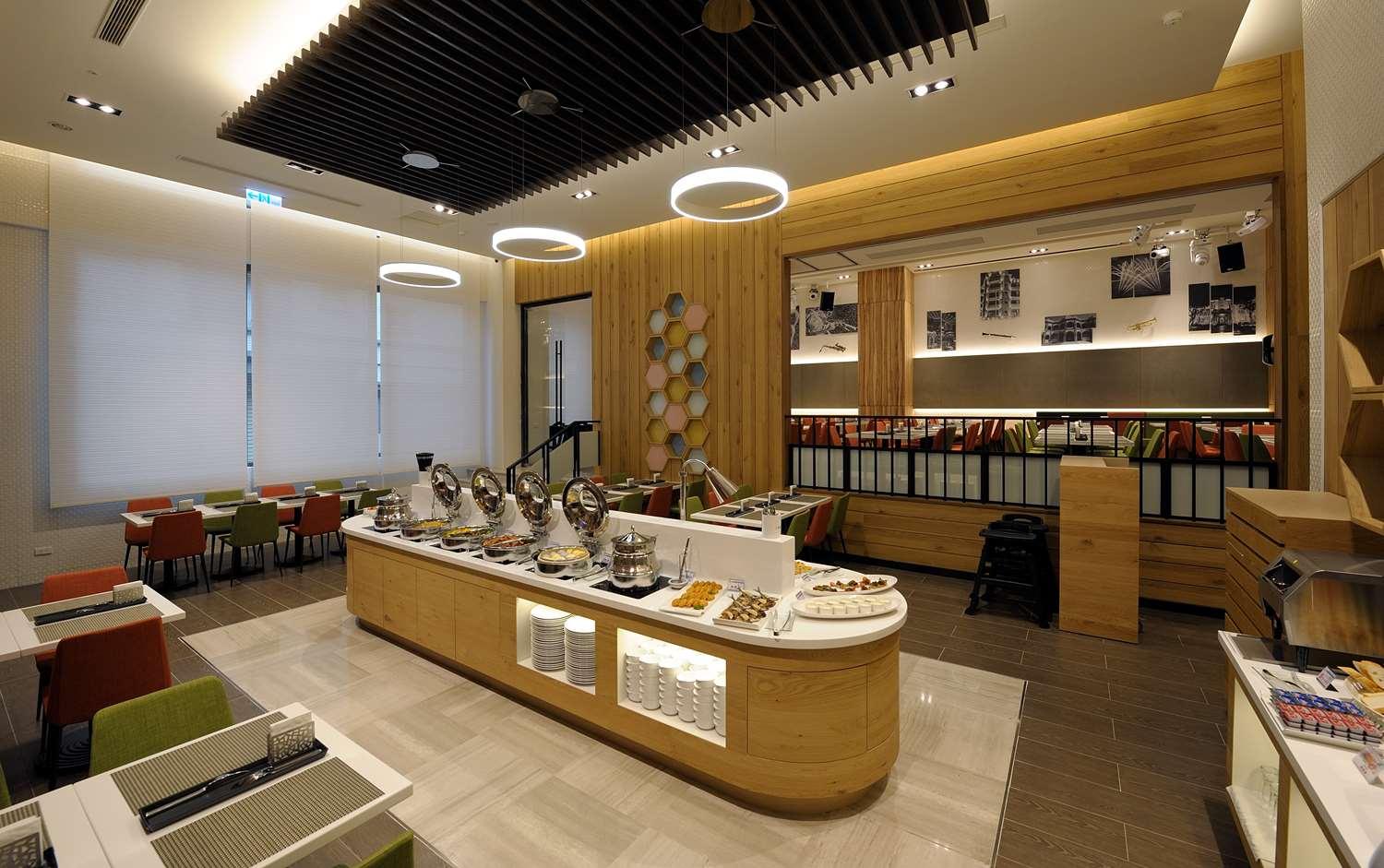 Golden Tulip Glory Fine Hotel Tainan Exterior foto
