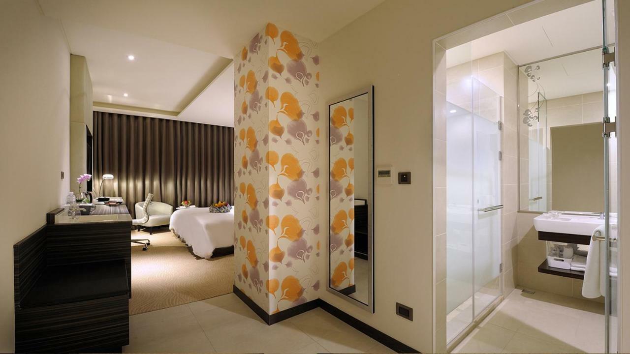 Golden Tulip Glory Fine Hotel Tainan Exterior foto